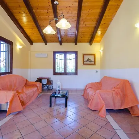 Nina Tatil Evi Arenella (Syracuse)